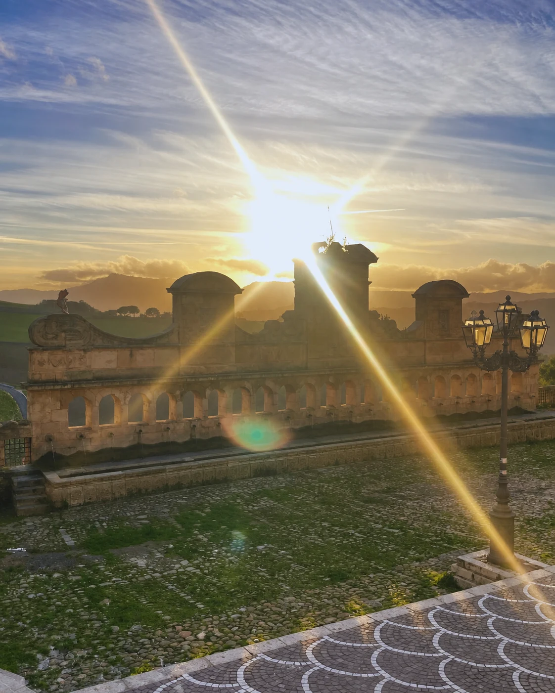 La Granfonte di Leonforte al tramonto